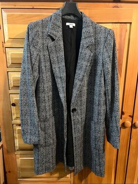 Bar III Black and Gray Plaid Single-Button Longline Blazer